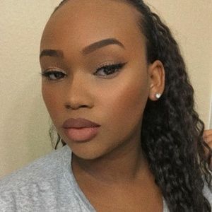 Meet your Posher, Mila